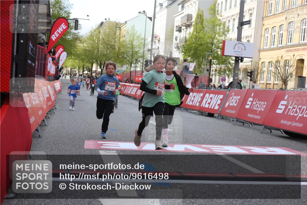 25.04.2026 - Das Zehntel Strokosch-Dieckow http://msf.ph/oto/9616498 25.04.2026 09:10:17 Ziel 1445, 1615, 1617 meine-sportfotos.de