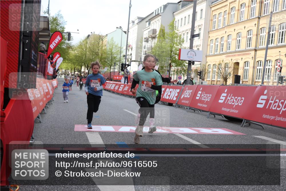 25.04.2026 - Das Zehntel Strokosch-Dieckow http://msf.ph/oto/9616505 25.04.2026 09:10:17 Ziel 1445, 1615, 1617 meine-sportfotos.de
