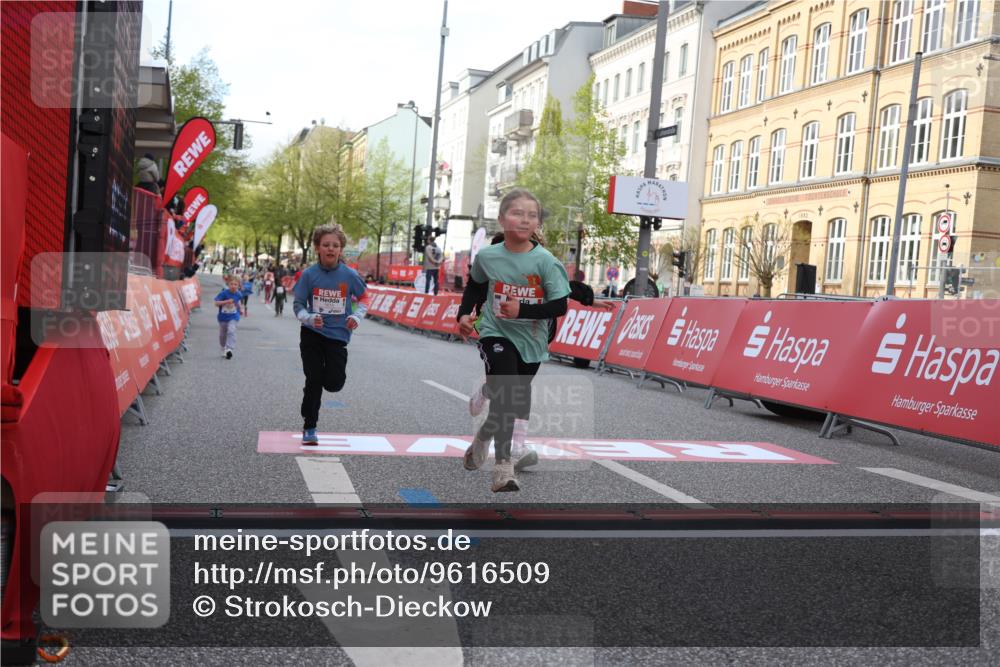 25.04.2026 - Das Zehntel Strokosch-Dieckow http://msf.ph/oto/9616509 25.04.2026 09:10:17 Ziel 1445, 1615, 1617 meine-sportfotos.de