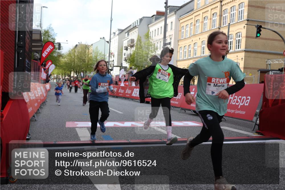 25.04.2026 - Das Zehntel Strokosch-Dieckow http://msf.ph/oto/9616524 25.04.2026 09:10:17 Ziel 1445, 1615, 1617 meine-sportfotos.de