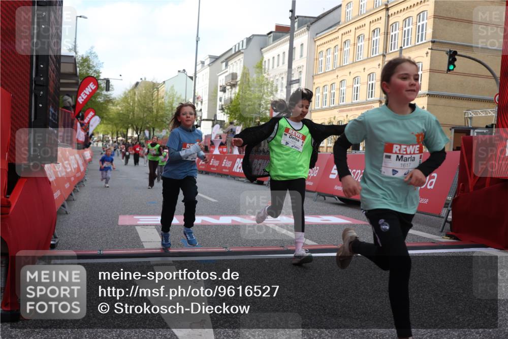 25.04.2026 - Das Zehntel Strokosch-Dieckow http://msf.ph/oto/9616527 25.04.2026 09:10:18 Ziel 1445, 1615, 1617 meine-sportfotos.de
