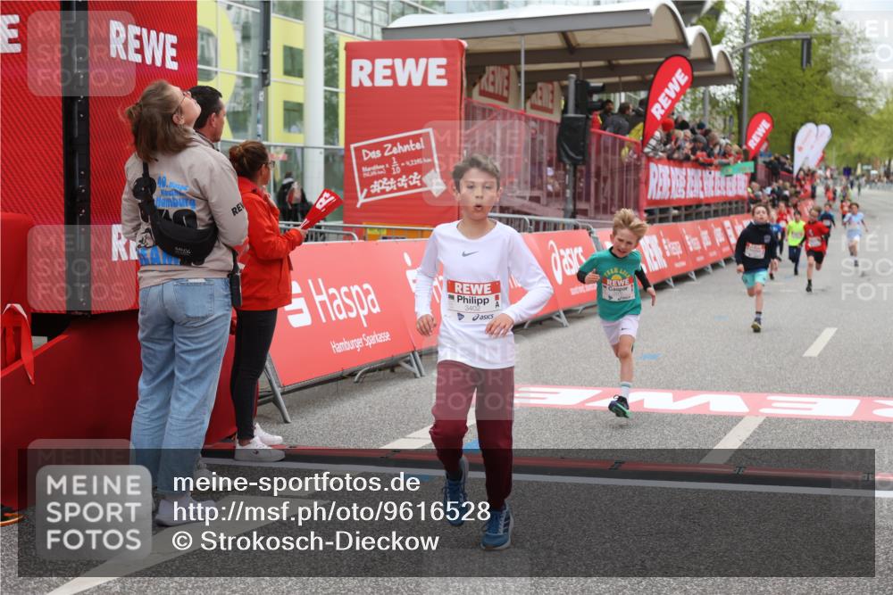 25.04.2026 - Das Zehntel Strokosch-Dieckow http://msf.ph/oto/9616528 25.04.2026 08:48:11 Ziel 1246, 2005, 2981, 3402 meine-sportfotos.de