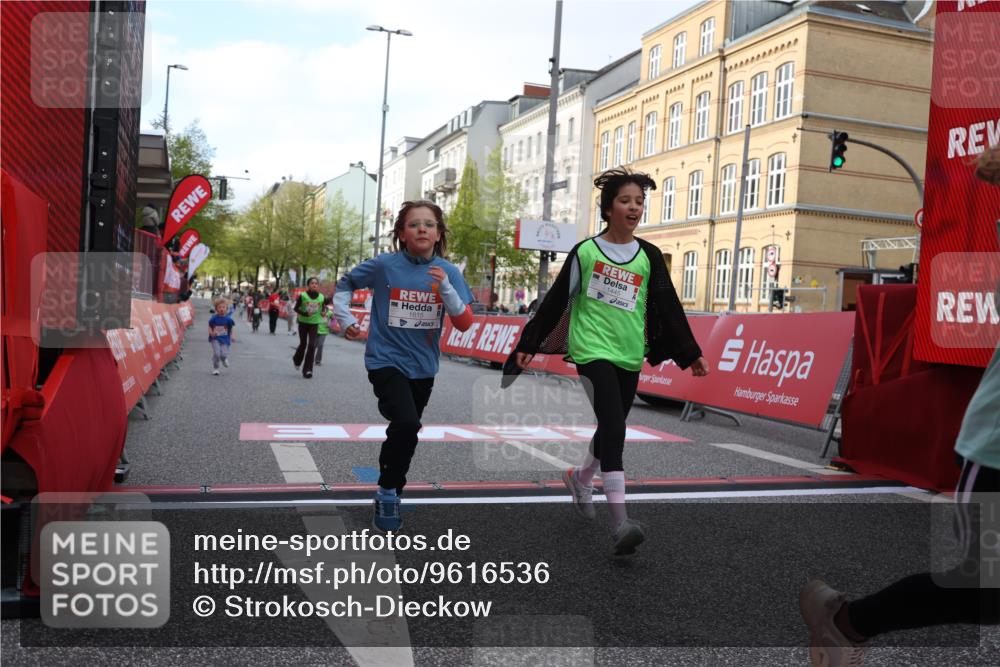 25.04.2026 - Das Zehntel Strokosch-Dieckow http://msf.ph/oto/9616536 25.04.2026 09:10:18 Ziel 1445, 1615, 1617 meine-sportfotos.de