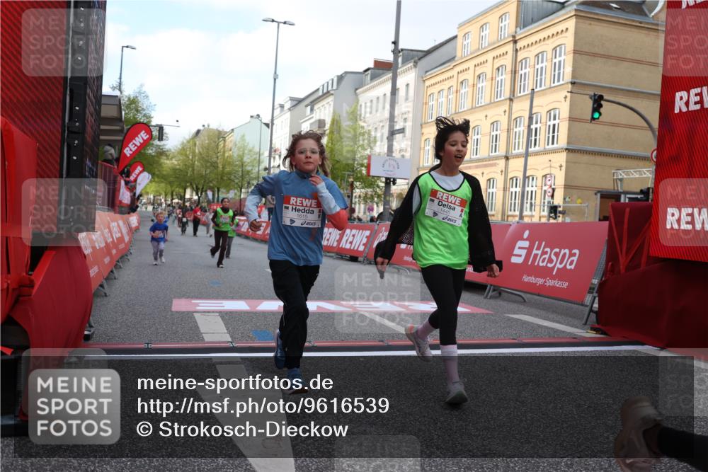 25.04.2026 - Das Zehntel Strokosch-Dieckow http://msf.ph/oto/9616539 25.04.2026 09:10:18 Ziel 1445, 1615, 1617 meine-sportfotos.de
