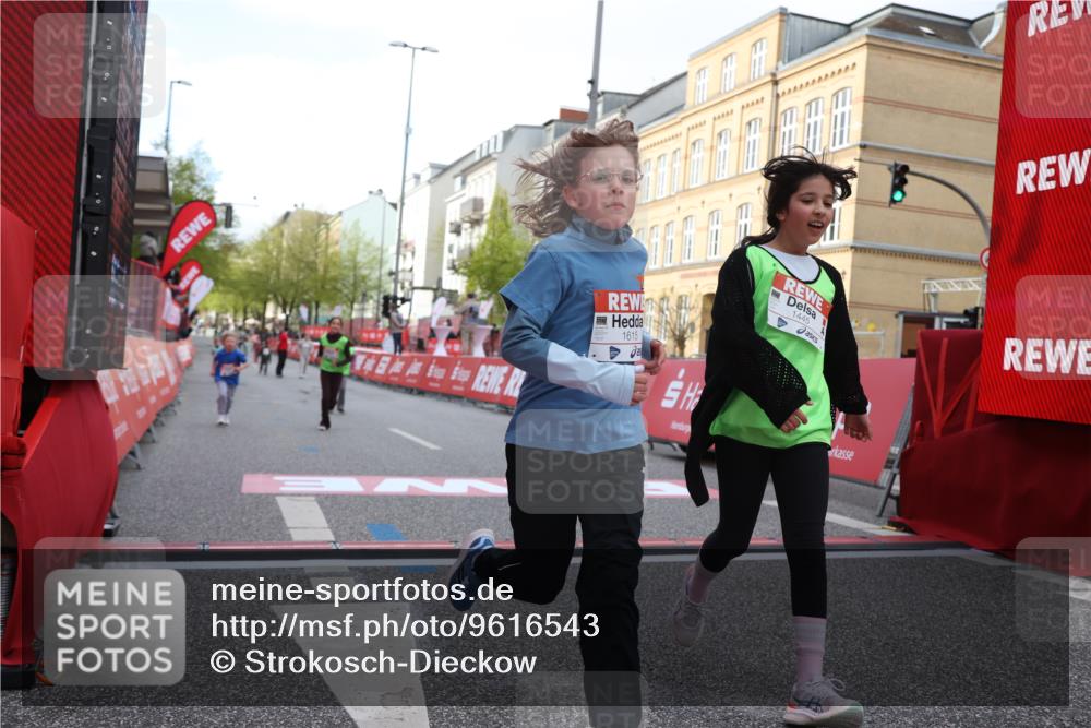 25.04.2026 - Das Zehntel Strokosch-Dieckow http://msf.ph/oto/9616543 25.04.2026 09:10:18 Ziel 1445, 1615, 1617 meine-sportfotos.de