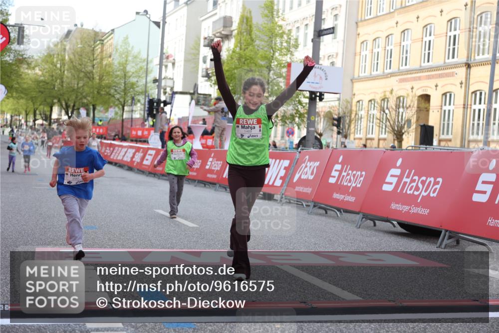 25.04.2026 - Das Zehntel Strokosch-Dieckow http://msf.ph/oto/9616575 25.04.2026 09:10:21 Ziel 1445, 1615, 1617, 2081 meine-sportfotos.de
