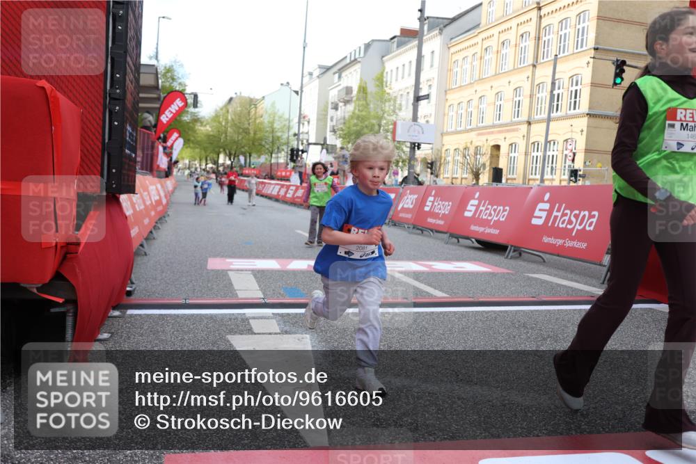 25.04.2026 - Das Zehntel Strokosch-Dieckow http://msf.ph/oto/9616605 25.04.2026 09:10:22 Ziel 1445, 1615, 1617, 2081 meine-sportfotos.de