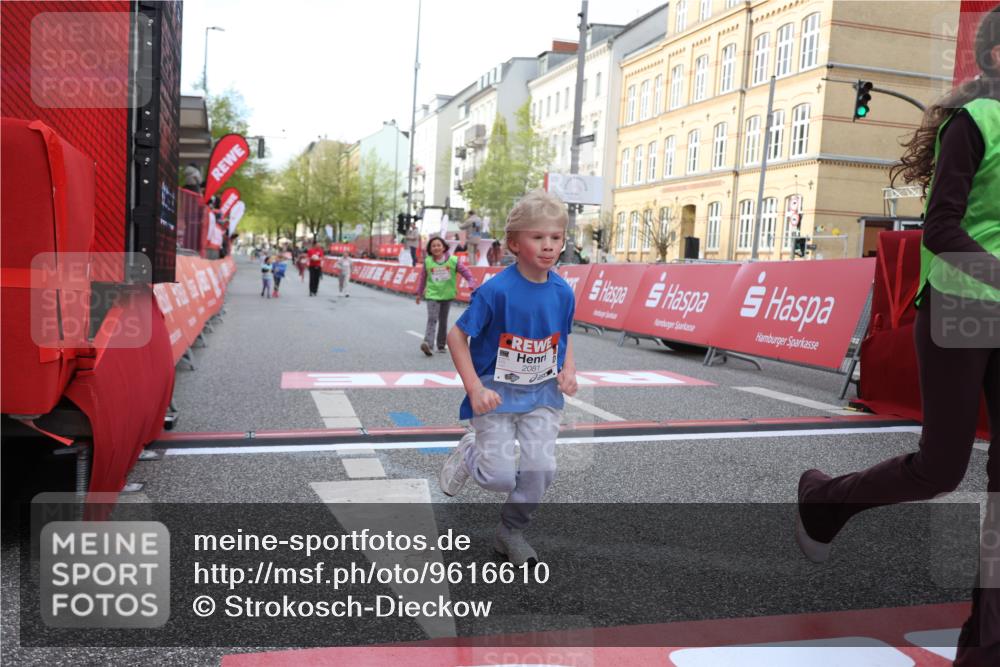 25.04.2026 - Das Zehntel Strokosch-Dieckow http://msf.ph/oto/9616610 25.04.2026 09:10:22 Ziel 1445, 1615, 1617, 2081 meine-sportfotos.de