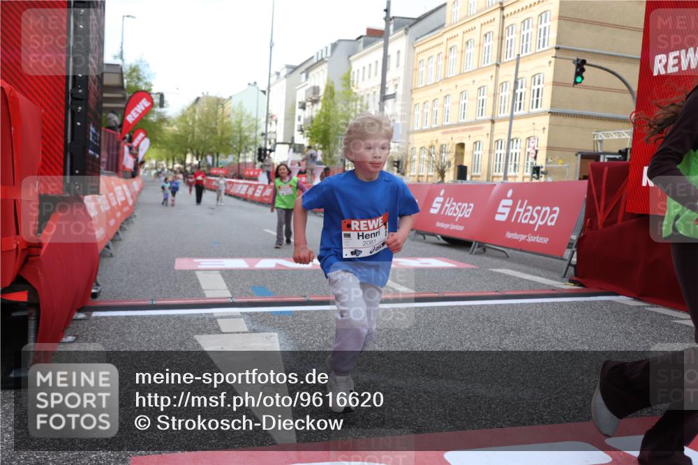 25.04.2026 - Das Zehntel Strokosch-Dieckow http://msf.ph/oto/9616620 25.04.2026 09:10:22 Ziel 1445, 1615, 1617, 2081 meine-sportfotos.de