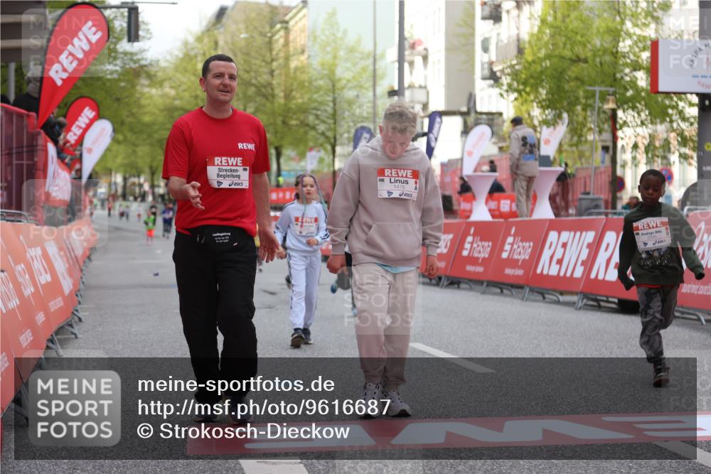 25.04.2026 - Das Zehntel Strokosch-Dieckow http://msf.ph/oto/9616687 25.04.2026 09:10:36 Ziel 1069, 1476, 2535, 3754, 3772 meine-sportfotos.de