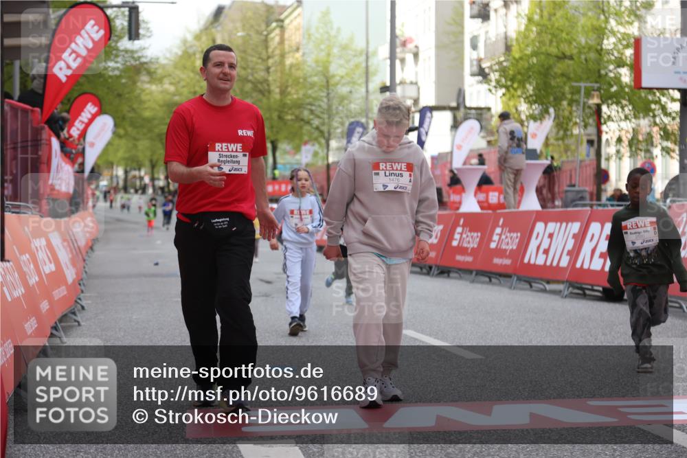 25.04.2026 - Das Zehntel Strokosch-Dieckow http://msf.ph/oto/9616689 25.04.2026 09:10:36 Ziel 1069, 1476, 2535, 3754, 3772 meine-sportfotos.de