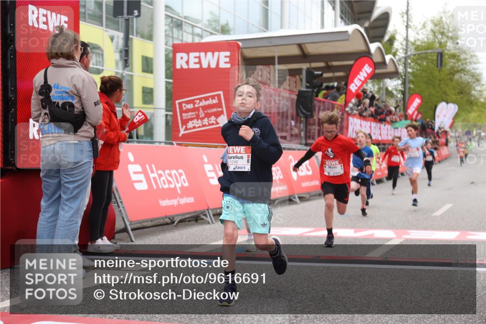 25.04.2026 - Das Zehntel Strokosch-Dieckow http://msf.ph/oto/9616691 25.04.2026 08:48:14 Ziel 1184, 1223, 1246, 2005, 2981, 3402, 4022, 4024 meine-sportfotos.de