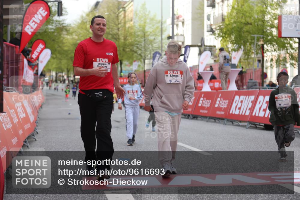 25.04.2026 - Das Zehntel Strokosch-Dieckow http://msf.ph/oto/9616693 25.04.2026 09:10:36 Ziel 1069, 1476, 2535, 3754, 3772 meine-sportfotos.de
