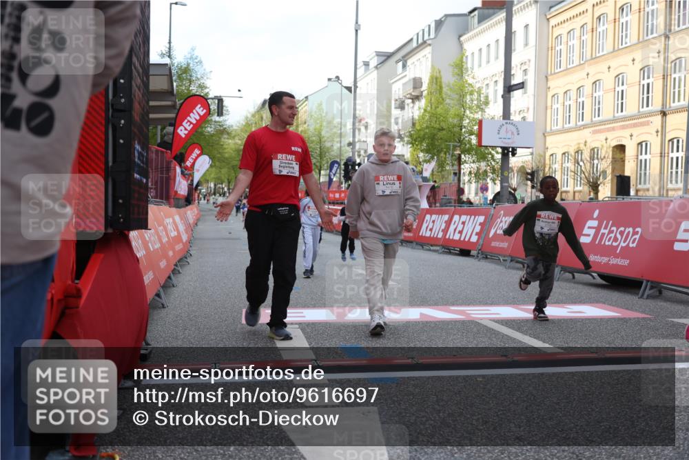 25.04.2026 - Das Zehntel Strokosch-Dieckow http://msf.ph/oto/9616697 25.04.2026 09:10:37 Ziel 1069, 1476, 2535, 3754, 3772 meine-sportfotos.de
