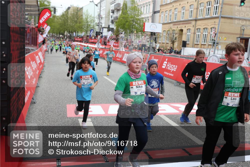 25.04.2026 - Das Zehntel Strokosch-Dieckow http://msf.ph/oto/9616718 25.04.2026 11:01:23 Ziel 5007, 5150, 5222, 5247, 5256, 5516, 5720, 5840, 5848, 5889, 5984, 6016, 6375, 6376, 6419, 6660, 6695, 6700, 6814, 6815, 6838, 7195, 7579, 7797, 8031 meine-sportfotos.de