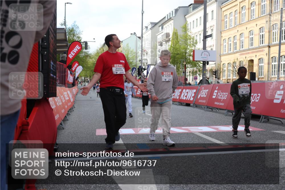 25.04.2026 - Das Zehntel Strokosch-Dieckow http://msf.ph/oto/9616737 25.04.2026 09:10:37 Ziel 1069, 1476, 2535, 3754, 3772 meine-sportfotos.de