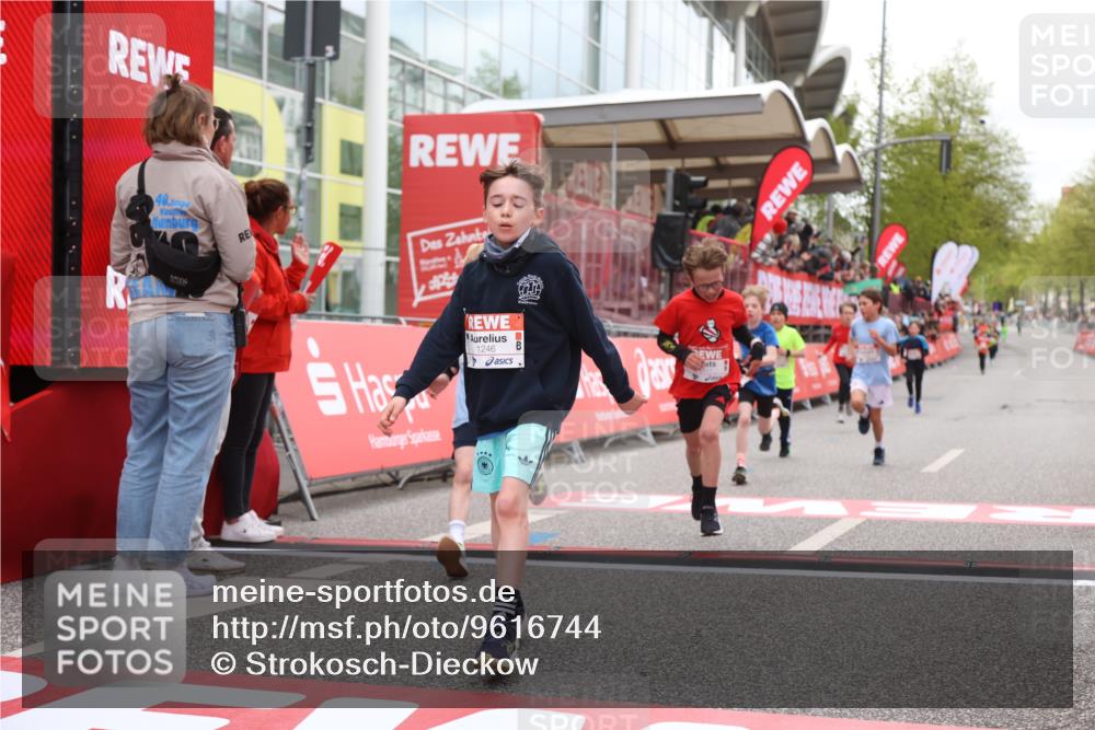 25.04.2026 - Das Zehntel Strokosch-Dieckow http://msf.ph/oto/9616744 25.04.2026 08:48:14 Ziel 1184, 1223, 1246, 2005, 2981, 3402, 4022, 4024 meine-sportfotos.de