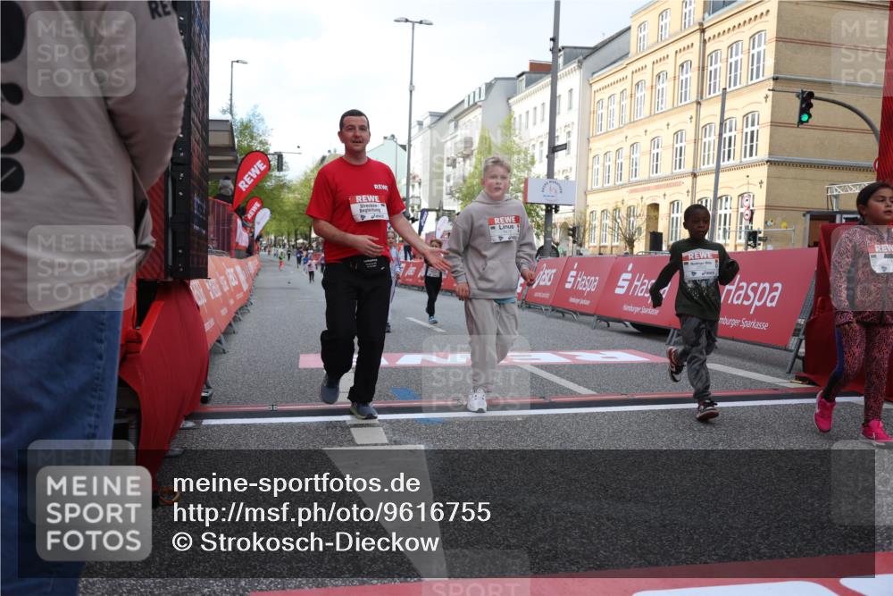 25.04.2026 - Das Zehntel Strokosch-Dieckow http://msf.ph/oto/9616755 25.04.2026 09:10:38 Ziel 1069, 1476, 2186, 2535, 3754, 3772 meine-sportfotos.de