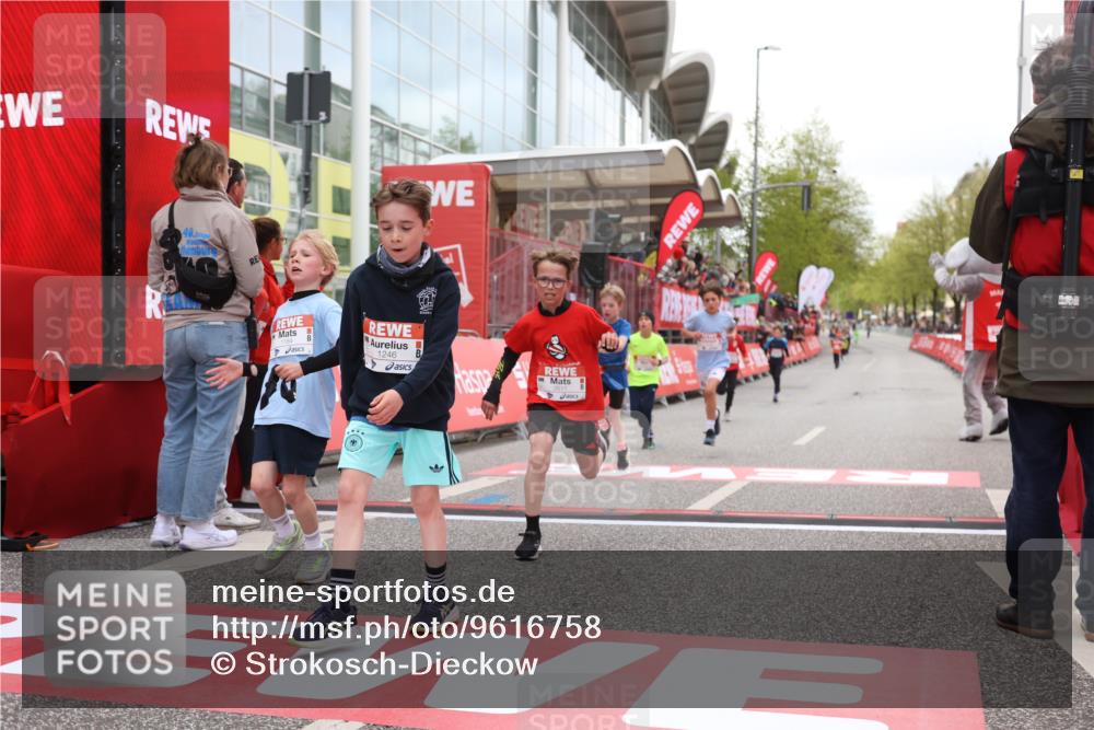 25.04.2026 - Das Zehntel Strokosch-Dieckow http://msf.ph/oto/9616758 25.04.2026 08:48:15 Ziel 1184, 1223, 1246, 2005, 2981, 3402, 4022, 4024, 4070 meine-sportfotos.de