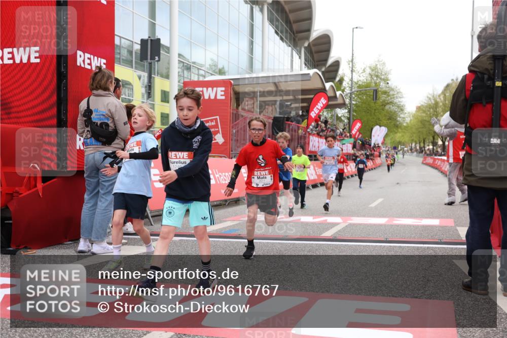 25.04.2026 - Das Zehntel Strokosch-Dieckow http://msf.ph/oto/9616767 25.04.2026 08:48:15 Ziel 1184, 1223, 1246, 2005, 2981, 3402, 4022, 4024, 4070 meine-sportfotos.de
