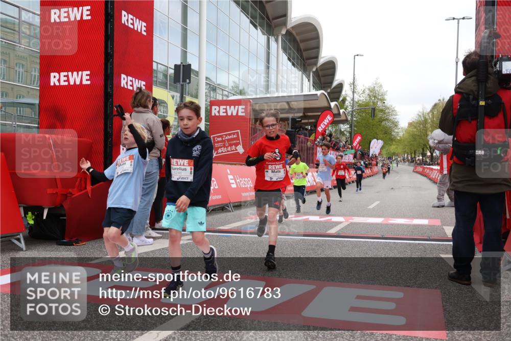 25.04.2026 - Das Zehntel Strokosch-Dieckow http://msf.ph/oto/9616783 25.04.2026 08:48:15 Ziel 1184, 1223, 1246, 2005, 2981, 3402, 4022, 4024, 4070 meine-sportfotos.de