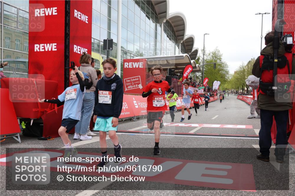 25.04.2026 - Das Zehntel Strokosch-Dieckow http://msf.ph/oto/9616790 25.04.2026 08:48:15 Ziel 1184, 1223, 1246, 2005, 2981, 3402, 4022, 4024, 4070 meine-sportfotos.de