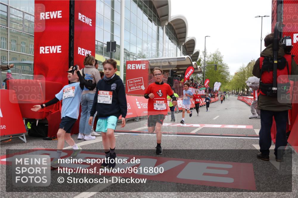 25.04.2026 - Das Zehntel Strokosch-Dieckow http://msf.ph/oto/9616800 25.04.2026 08:48:15 Ziel 1184, 1223, 1246, 2005, 2981, 3402, 4022, 4024, 4070 meine-sportfotos.de