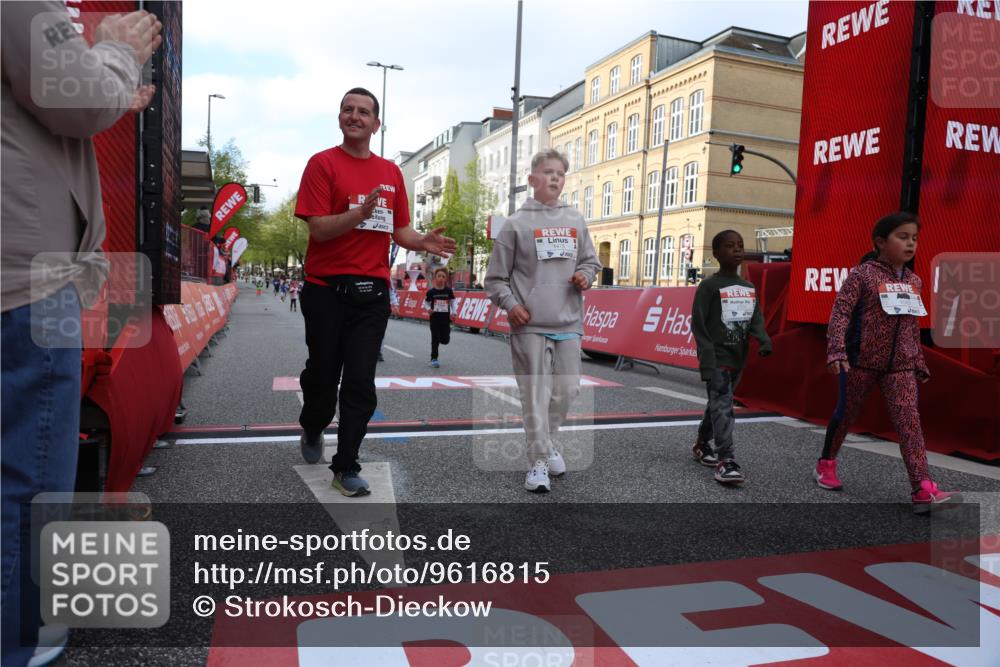 25.04.2026 - Das Zehntel Strokosch-Dieckow http://msf.ph/oto/9616815 25.04.2026 09:10:38 Ziel 1069, 1476, 2186, 2535, 3754, 3772 meine-sportfotos.de