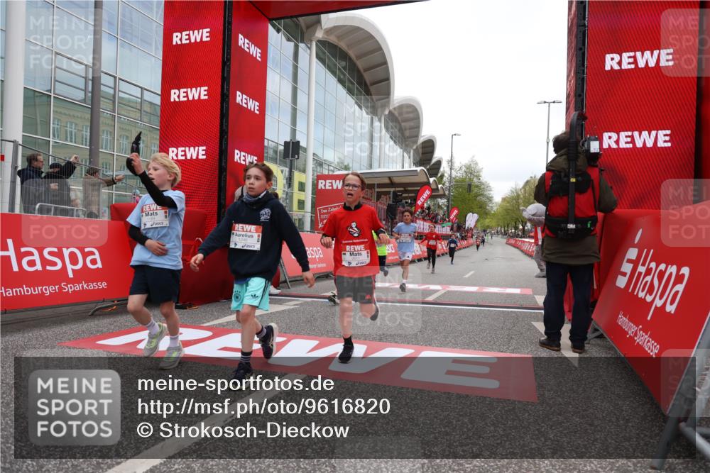 25.04.2026 - Das Zehntel Strokosch-Dieckow http://msf.ph/oto/9616820 25.04.2026 08:48:16 Ziel 1184, 1223, 1246, 2005, 2611, 3402, 4022, 4024, 4070 meine-sportfotos.de
