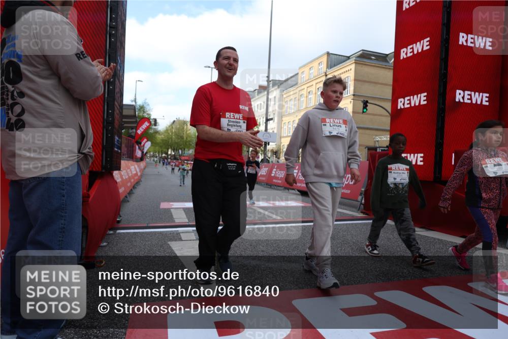 25.04.2026 - Das Zehntel Strokosch-Dieckow http://msf.ph/oto/9616840 25.04.2026 09:10:39 Ziel 1069, 1476, 2186, 2535, 3754, 3772 meine-sportfotos.de