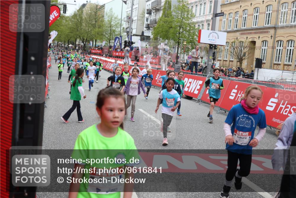 25.04.2026 - Das Zehntel Strokosch-Dieckow http://msf.ph/oto/9616841 25.04.2026 11:01:13 Ziel 5197, 5204, 5218, 5235, 5236, 5439, 5503, 5703, 5724, 5835, 5841, 5842, 5844, 5852, 5900, 6179, 6344, 6461, 6650, 6673, 6694, 7275, 7283, 7775, 7819, 7846, 8017, 8026, 8027 meine-sportfotos.de