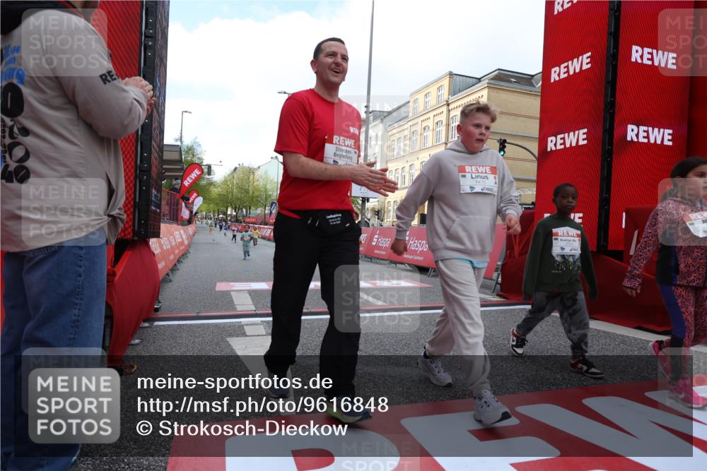 25.04.2026 - Das Zehntel Strokosch-Dieckow http://msf.ph/oto/9616848 25.04.2026 09:10:39 Ziel 1069, 1476, 2186, 2535, 3754, 3772 meine-sportfotos.de