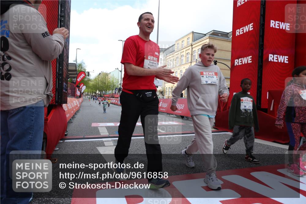 25.04.2026 - Das Zehntel Strokosch-Dieckow http://msf.ph/oto/9616858 25.04.2026 09:10:39 Ziel 1069, 1476, 2186, 2535, 3754, 3772 meine-sportfotos.de