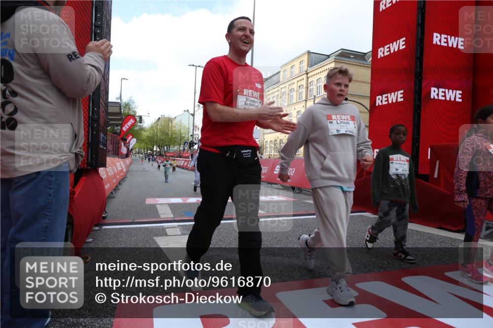 25.04.2026 - Das Zehntel Strokosch-Dieckow http://msf.ph/oto/9616870 25.04.2026 09:10:39 Ziel 1069, 1476, 2186, 2535, 3754, 3772 meine-sportfotos.de