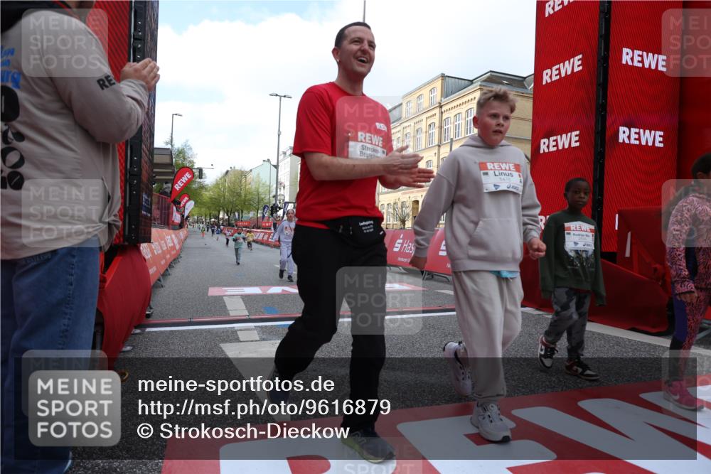 25.04.2026 - Das Zehntel Strokosch-Dieckow http://msf.ph/oto/9616879 25.04.2026 09:10:39 Ziel 1069, 1476, 2186, 2535, 3754, 3772 meine-sportfotos.de