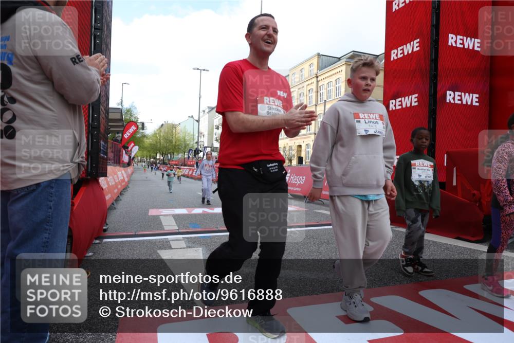 25.04.2026 - Das Zehntel Strokosch-Dieckow http://msf.ph/oto/9616888 25.04.2026 09:10:39 Ziel 1069, 1476, 2186, 2535, 3754, 3772 meine-sportfotos.de