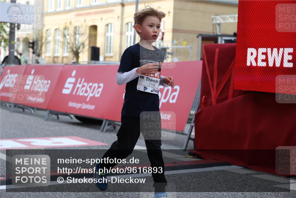 25.04.2026 - Das Zehntel Strokosch-Dieckow http://msf.ph/oto/9616893 25.04.2026 09:10:41 Ziel 1069, 1486, 2182, 2186, 2243, 2535 meine-sportfotos.de