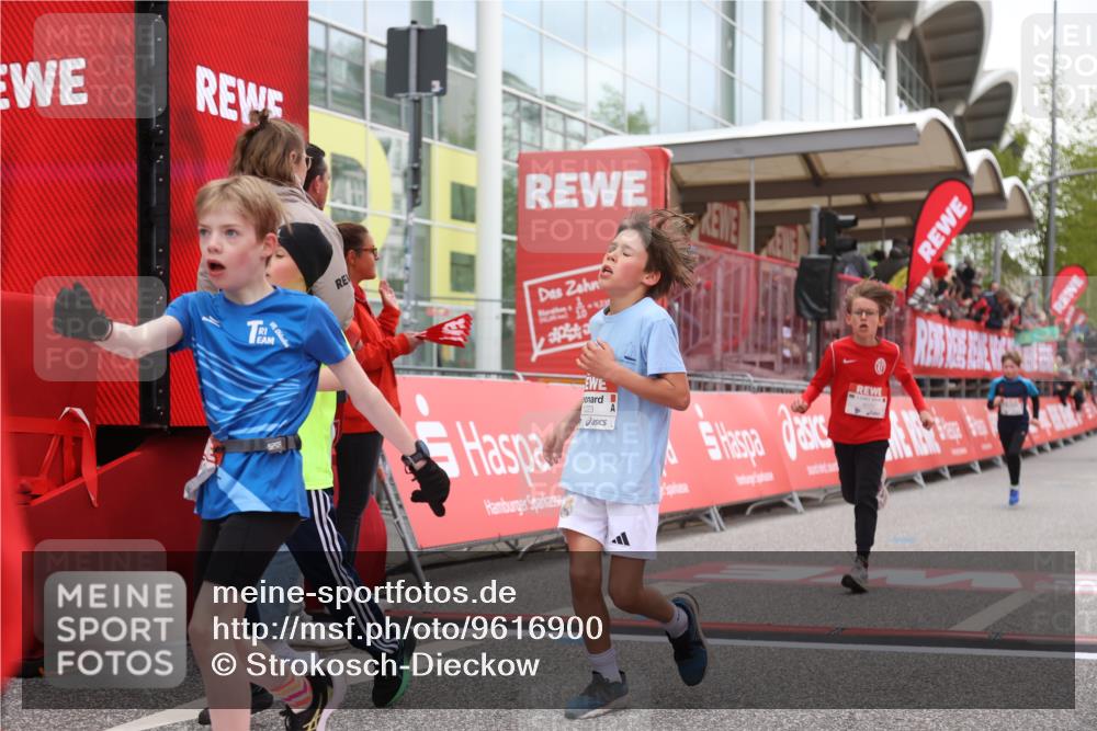 25.04.2026 - Das Zehntel Strokosch-Dieckow http://msf.ph/oto/9616900 25.04.2026 08:48:17 Ziel 1184, 1223, 1246, 2005, 2611, 3402, 4022, 4024, 4070 meine-sportfotos.de