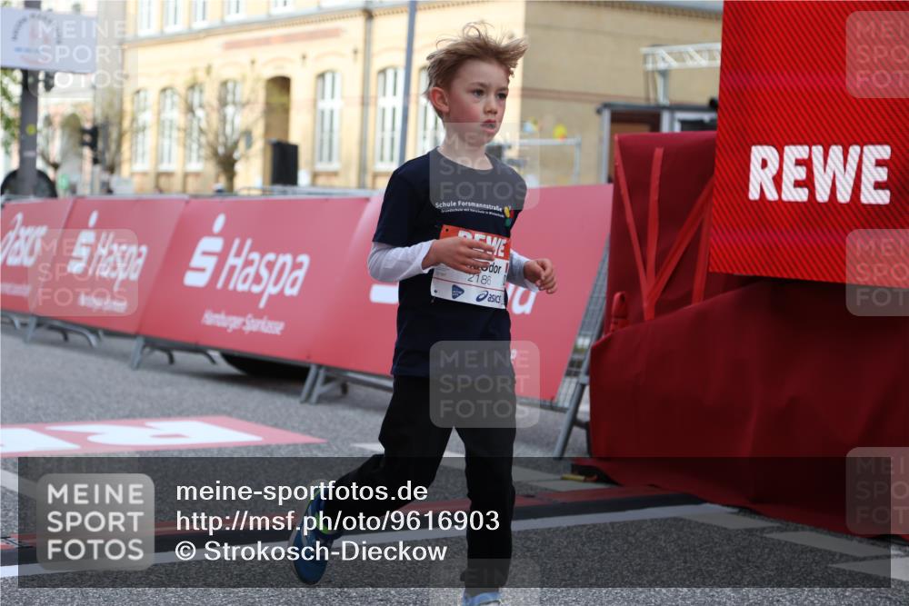 25.04.2026 - Das Zehntel Strokosch-Dieckow http://msf.ph/oto/9616903 25.04.2026 09:10:41 Ziel 1069, 1486, 2182, 2186, 2243, 2535 meine-sportfotos.de
