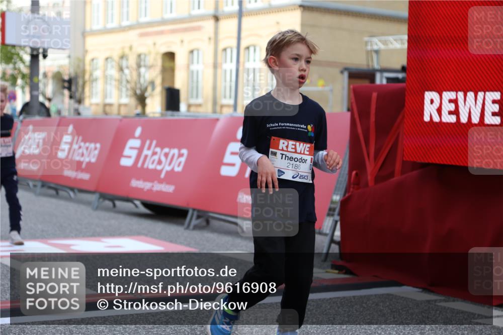 25.04.2026 - Das Zehntel Strokosch-Dieckow http://msf.ph/oto/9616908 25.04.2026 09:10:41 Ziel 1069, 1486, 2182, 2186, 2243, 2535 meine-sportfotos.de
