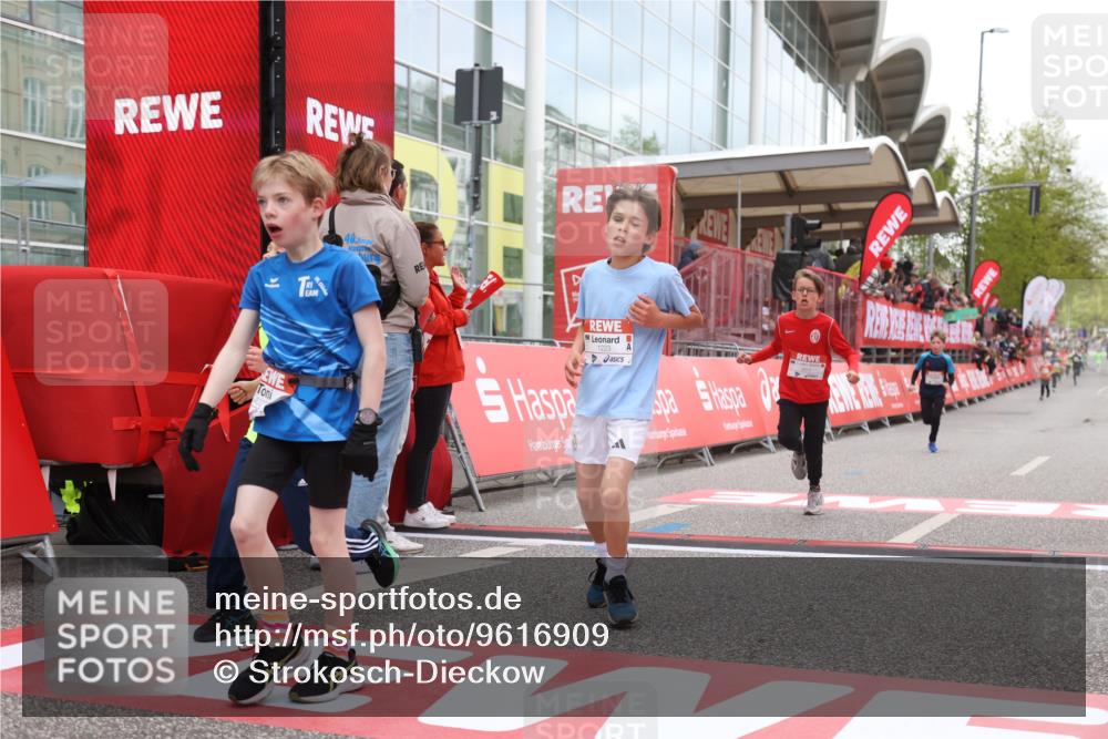 25.04.2026 - Das Zehntel Strokosch-Dieckow http://msf.ph/oto/9616909 25.04.2026 08:48:17 Ziel 1184, 1223, 1246, 2005, 2611, 3402, 4022, 4024, 4070 meine-sportfotos.de