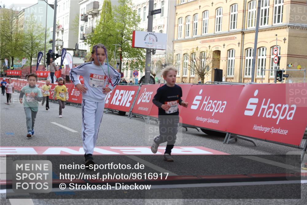 25.04.2026 - Das Zehntel Strokosch-Dieckow http://msf.ph/oto/9616917 25.04.2026 09:10:41 Ziel 1069, 1486, 2182, 2186, 2243, 2535 meine-sportfotos.de