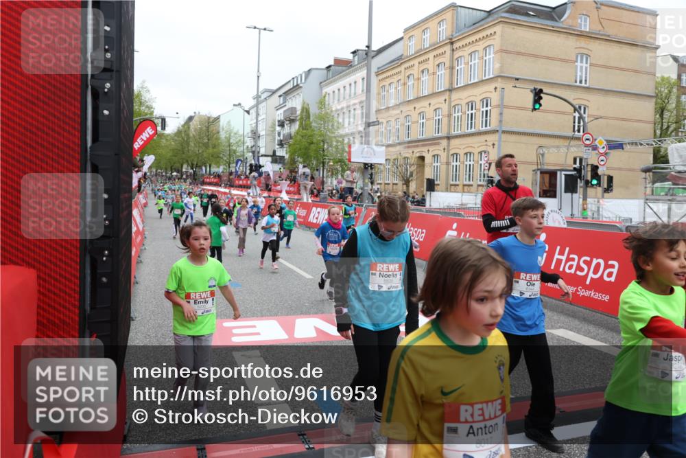 25.04.2026 - Das Zehntel Strokosch-Dieckow http://msf.ph/oto/9616953 25.04.2026 11:01:12 Ziel 5197, 5200, 5204, 5208, 5218, 5235, 5236, 5439, 5503, 5703, 5835, 5841, 5842, 5844, 5852, 5900, 6179, 6314, 6344, 6633, 6650, 6853, 7275, 7283, 7775, 7819, 7846, 8017, 8026, 8027 meine-sportfotos.de