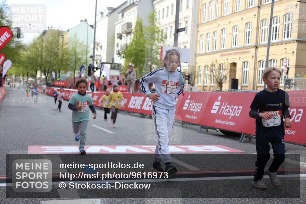 25.04.2026 - Das Zehntel Strokosch-Dieckow http://msf.ph/oto/9616973 25.04.2026 09:10:42 Ziel 1069, 1486, 2182, 2186, 2243, 2535 meine-sportfotos.de