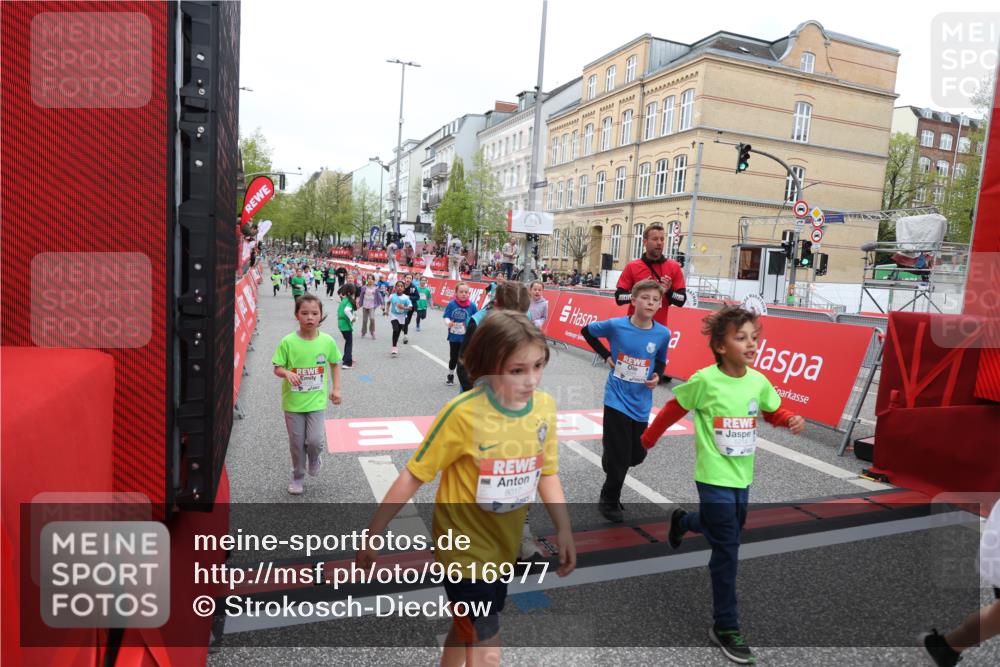 25.04.2026 - Das Zehntel Strokosch-Dieckow http://msf.ph/oto/9616977 25.04.2026 11:01:12 Ziel 5197, 5200, 5204, 5208, 5218, 5235, 5236, 5439, 5503, 5703, 5835, 5841, 5842, 5844, 5852, 5900, 6179, 6314, 6344, 6633, 6650, 6853, 7275, 7283, 7775, 7819, 7846, 8017, 8026, 8027 meine-sportfotos.de