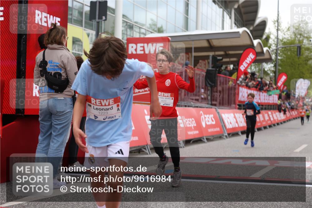 25.04.2026 - Das Zehntel Strokosch-Dieckow http://msf.ph/oto/9616984 25.04.2026 08:48:18 Ziel 1184, 1223, 1246, 2034, 2611, 4022, 4024, 4070 meine-sportfotos.de