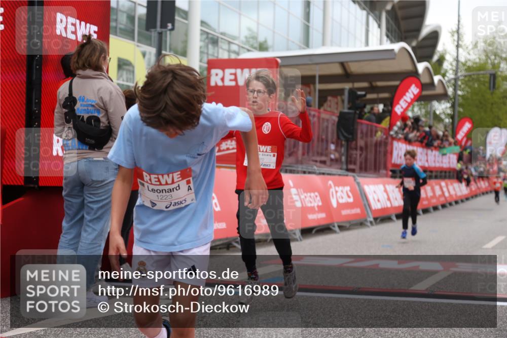 25.04.2026 - Das Zehntel Strokosch-Dieckow http://msf.ph/oto/9616989 25.04.2026 08:48:18 Ziel 1184, 1223, 1246, 2034, 2611, 4022, 4024, 4070 meine-sportfotos.de