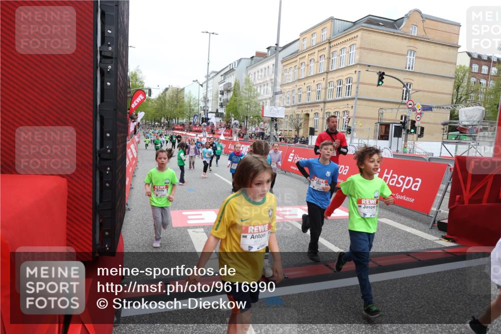 25.04.2026 - Das Zehntel Strokosch-Dieckow http://msf.ph/oto/9616990 25.04.2026 11:01:12 Ziel 5197, 5200, 5204, 5208, 5218, 5235, 5236, 5439, 5503, 5703, 5835, 5841, 5842, 5844, 5852, 5900, 6179, 6314, 6344, 6633, 6650, 6853, 7275, 7283, 7775, 7819, 7846, 8017, 8026, 8027 meine-sportfotos.de