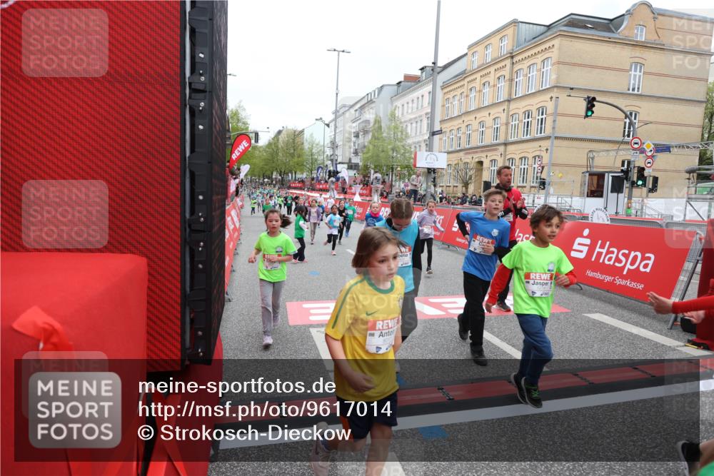 25.04.2026 - Das Zehntel Strokosch-Dieckow http://msf.ph/oto/9617014 25.04.2026 11:01:11 Ziel 5197, 5200, 5204, 5208, 5218, 5235, 5236, 5439, 5574, 5681, 5835, 5841, 5842, 5844, 5852, 5900, 6179, 6314, 6344, 6633, 6650, 6853, 7275, 7283, 7775, 7819, 7846, 8017, 8026, 8027 meine-sportfotos.de