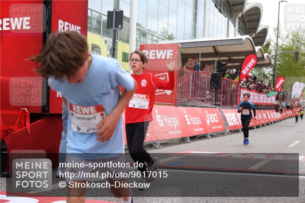 25.04.2026 - Das Zehntel Strokosch-Dieckow http://msf.ph/oto/9617015 25.04.2026 08:48:18 Ziel 1184, 1223, 1246, 2034, 2611, 4022, 4024, 4070 meine-sportfotos.de